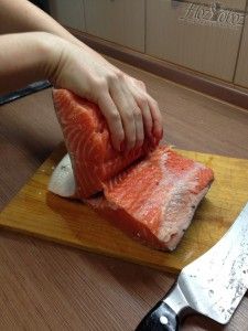 Разделка лосося на филе