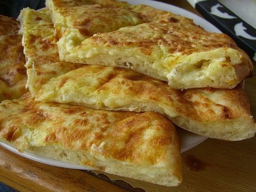 Хачапури в духовке с сыром из дрожжевого теста рецепт с фото пошагово