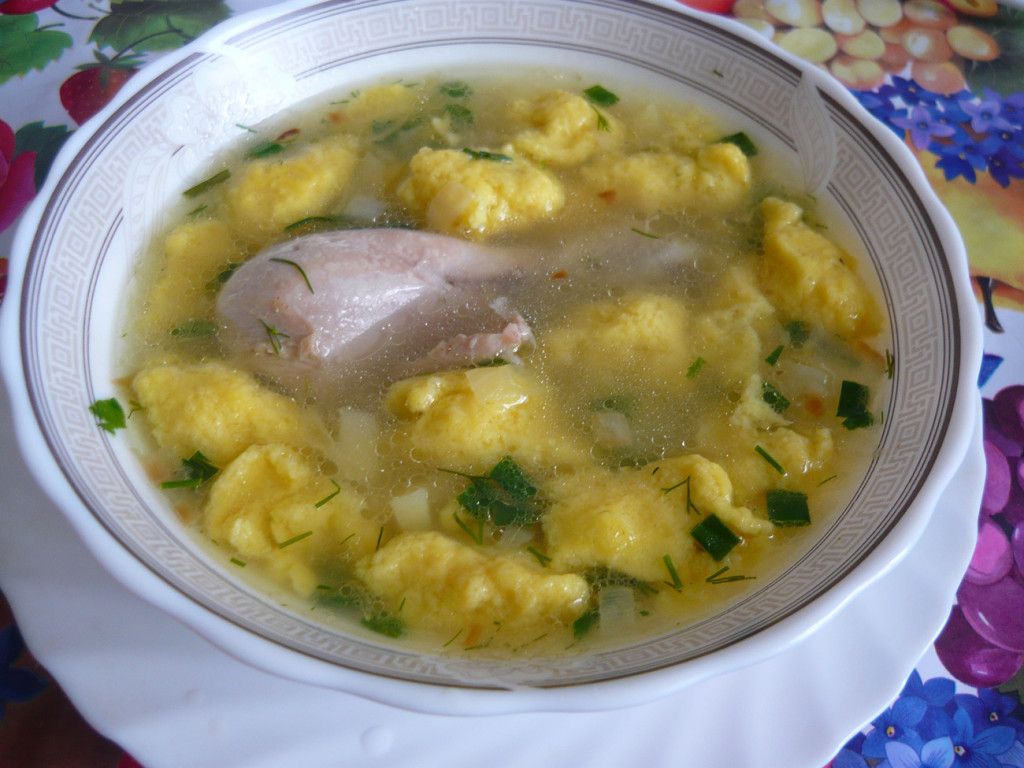 Вкусный суп с галушками готов