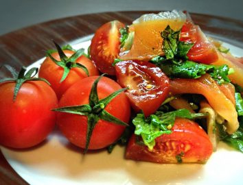 Рецепт салата с помидорами черри