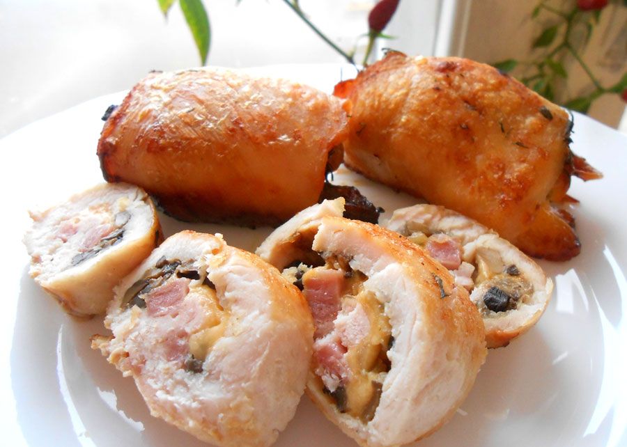 Куриные рулетики с грибами в сметанном соусе - пошаговый рецепт с фото на конференц-зал-самара.рф