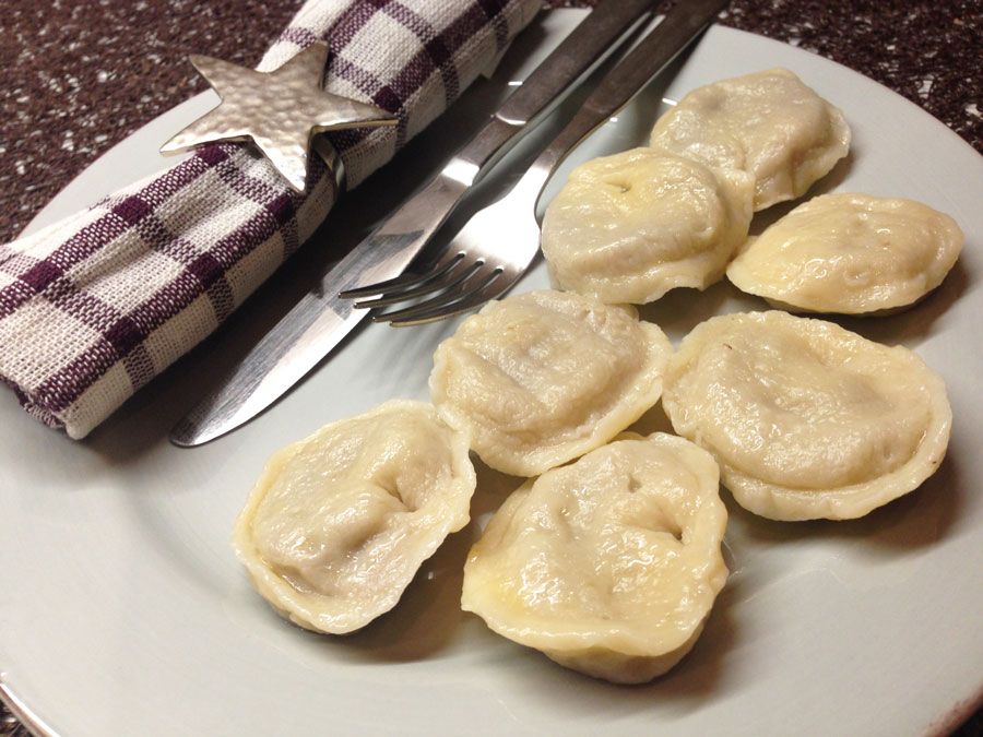 Украинские вареники с картофелем и курицей – кулинарный рецепт