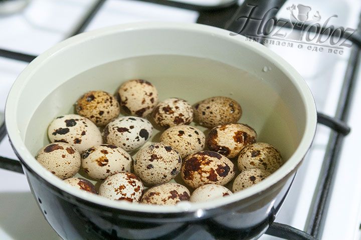 Перепелиные яйца варим вкрутую - не это уйдет минут 5