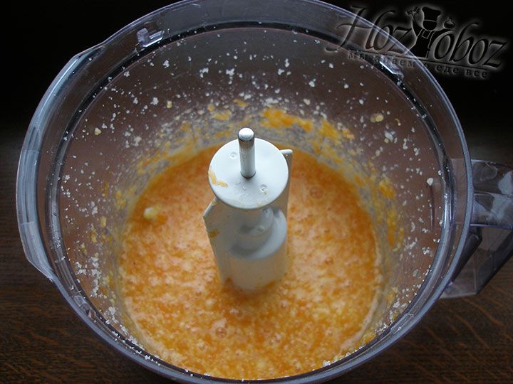 Яйца сделают тесто немного жиже