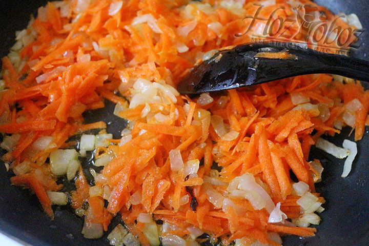 Готовим овощи на сковороде до мягкости моркови