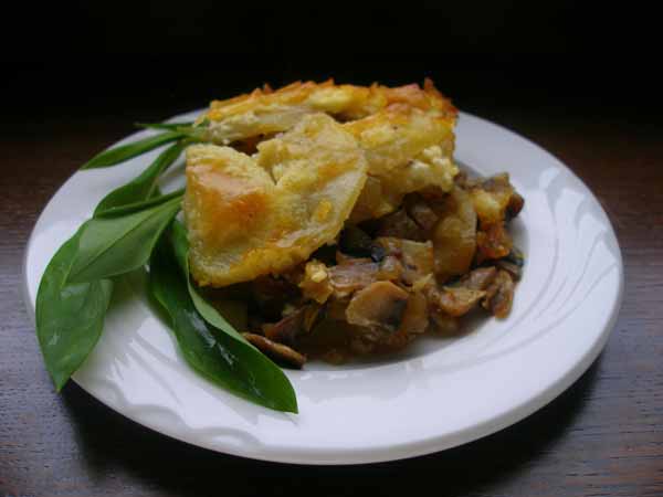 Картофельная запеканка с грибами и луком
