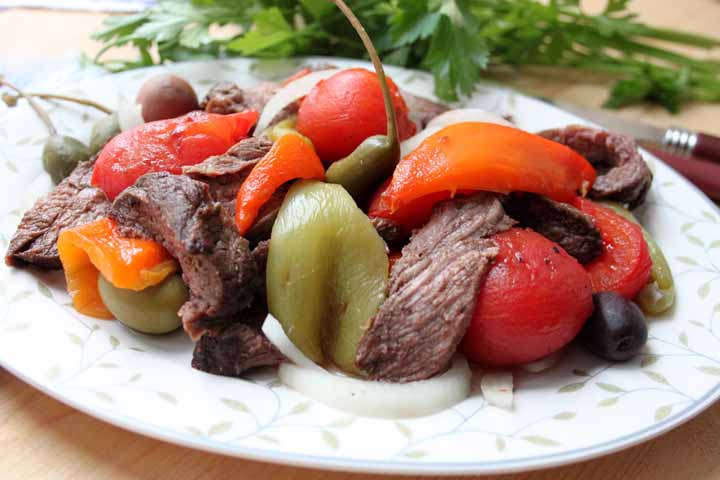 Теплый салат из говядины и овощей