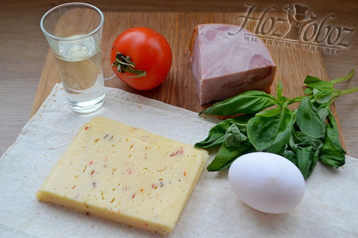Для лаваша с ветчиной и сыром снова подготовим необходимые продукты