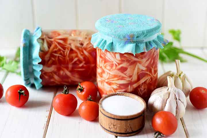 Как заготовить цветную капусту в томатном соке на зиму: рецепты
