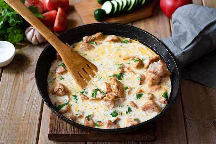 Куриное филе в сливочном соусе: рецепты на сковороде